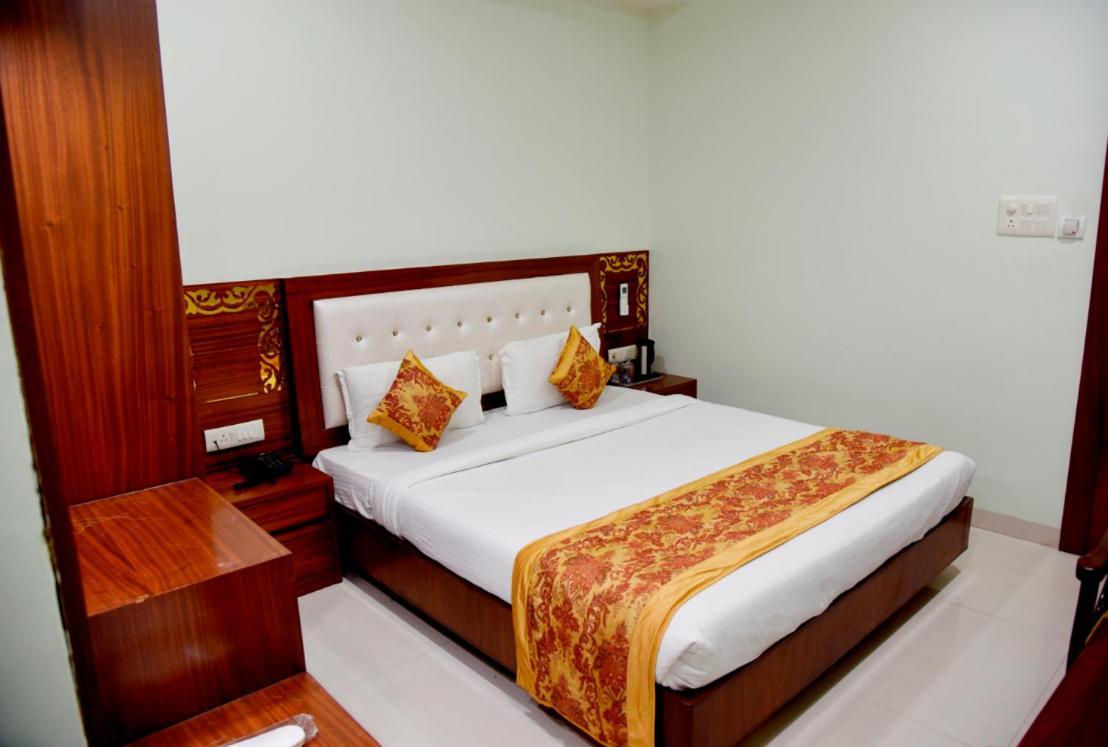 Hotel Simran Pride, Raipur Exterior photo